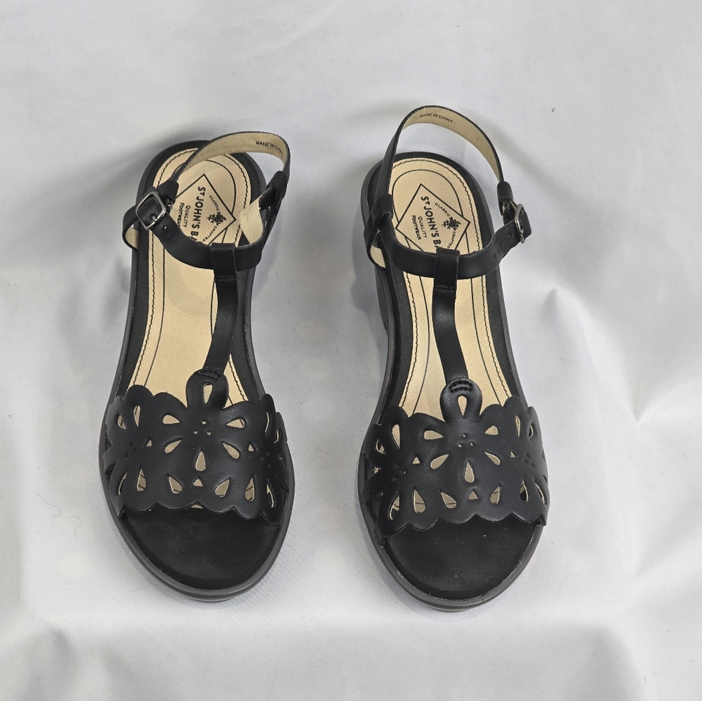 St. Johns Bay Women's shoes Size 8